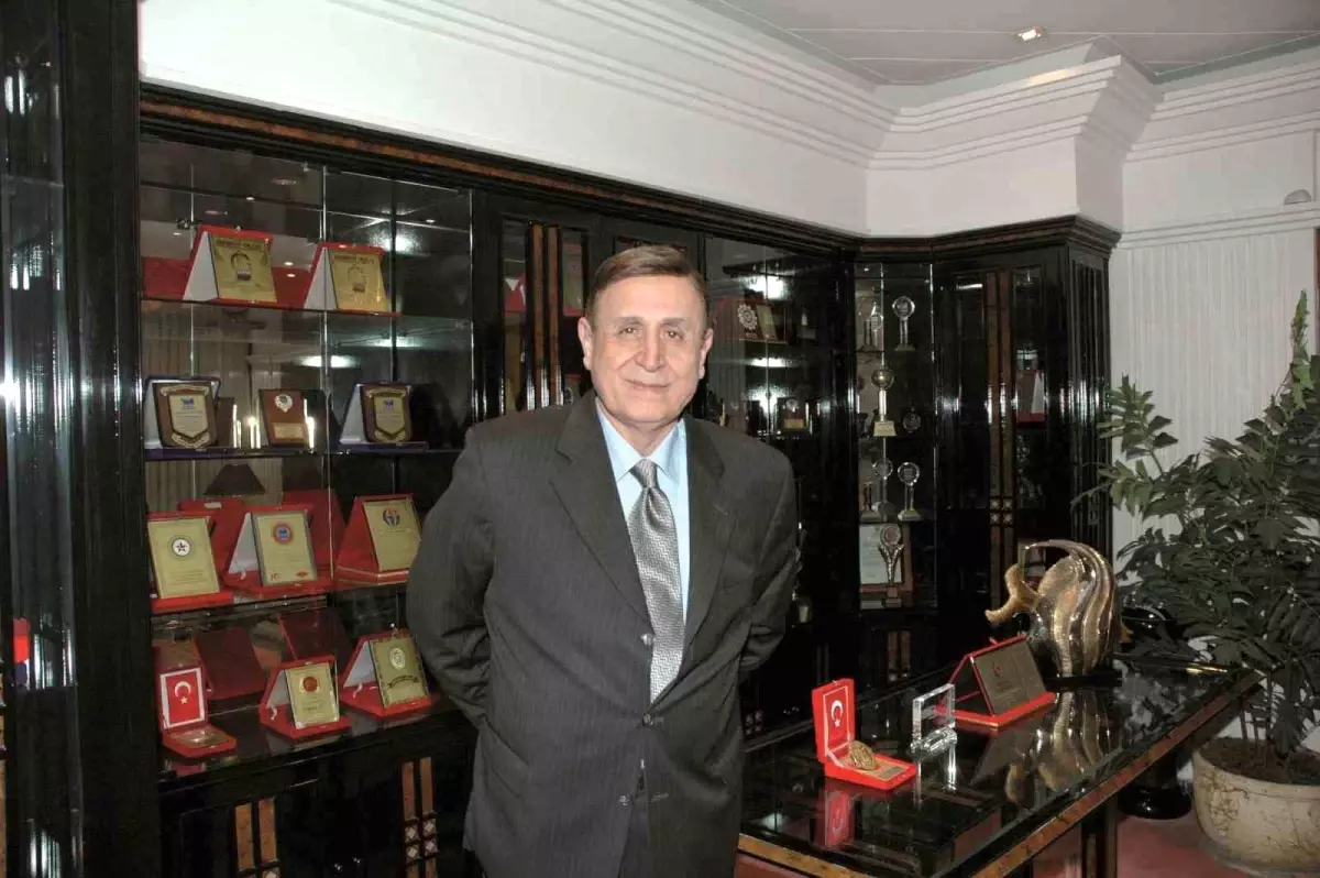 Endüstrici M. Naci Topçuoğlu anılacak