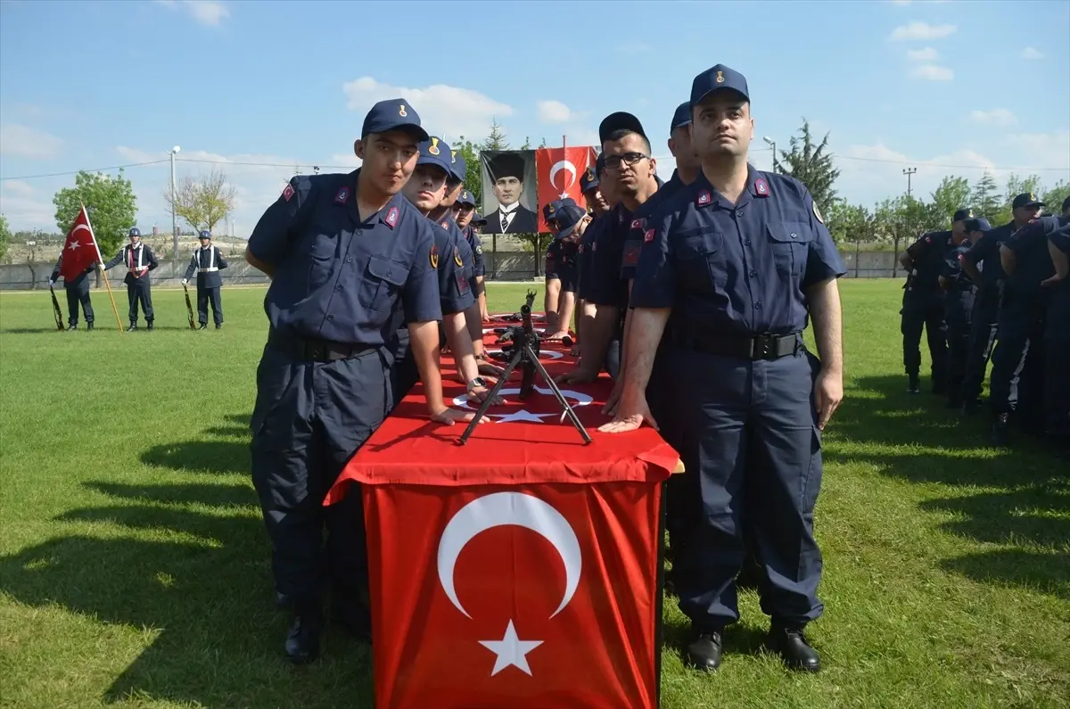 Engelli Gençler Temsili Askerlikte Uniforma Giydi