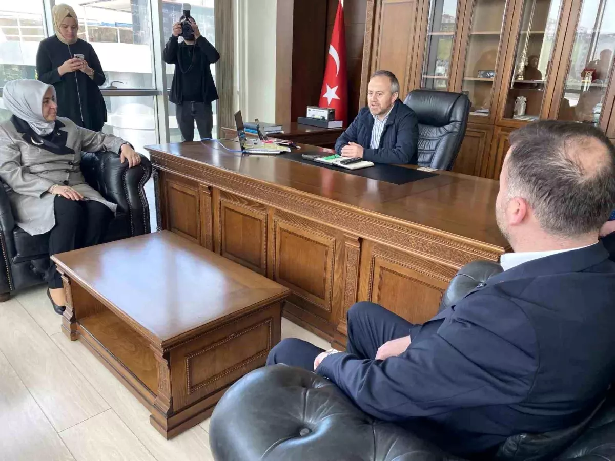 Ercan, Bayan Çalışanları Ziyaret Etti