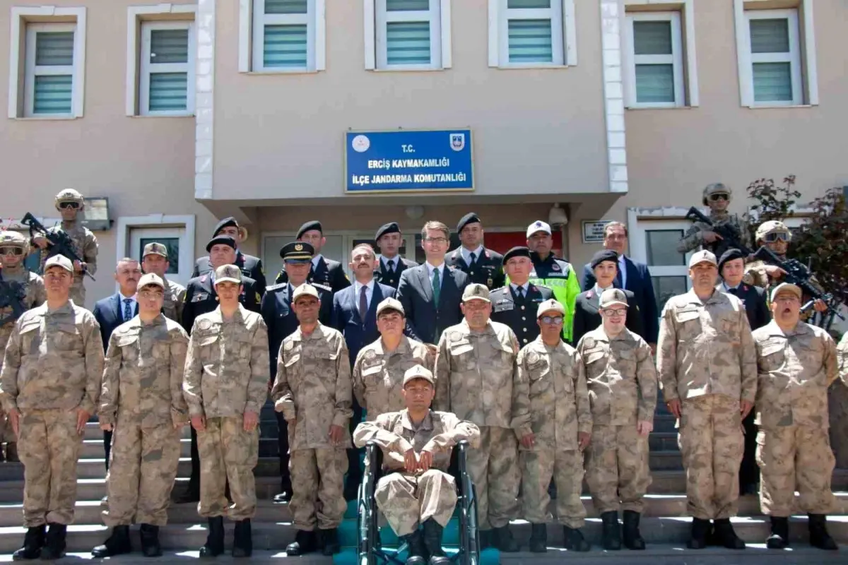 Erciş’te Temsili Askerlik Merasimi His Dolu Anlarla Gerçekleşti