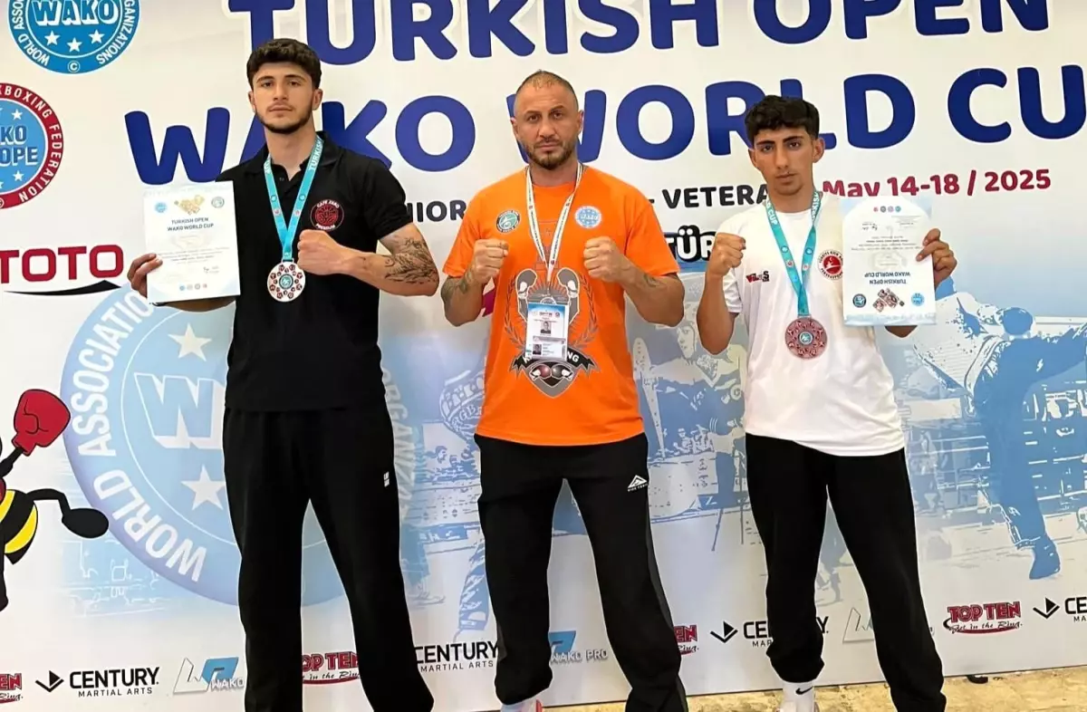 Erzincanlı Atletler Kick Boks’ta Muvaffakiyet Elde Etti