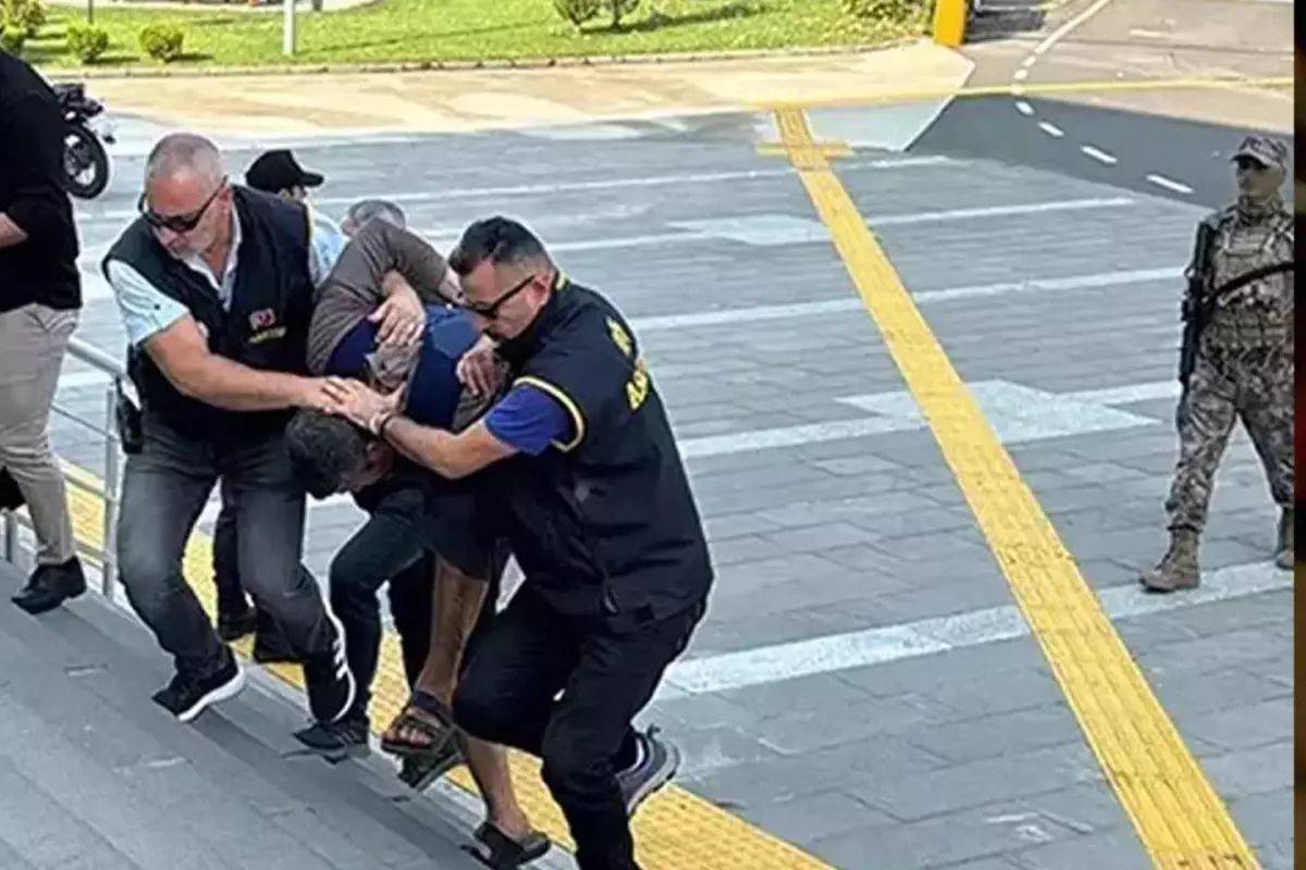 Eşini ütüyle öldüren sanığın çocuğu babasından şikayetçi oldu: En ağır biçimde cezalandırılsın