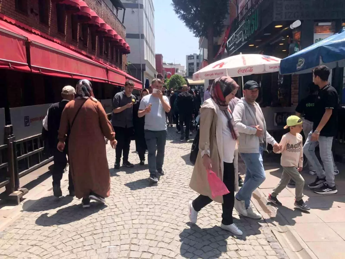 Eskişehir’de Güneşli Hava Kalabalık Yarattı