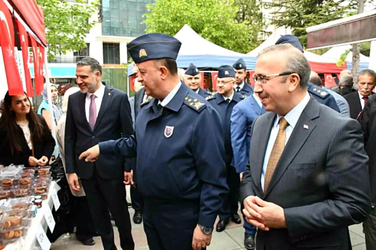 Eskişehir’de Hayır Çarşısı Düzenlendi