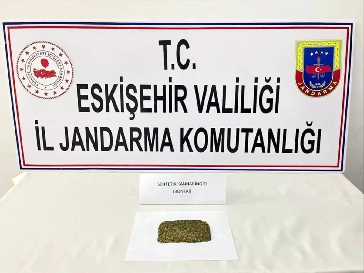 Eskişehir’de Uyuşturucu Taşınırken Yakalandı