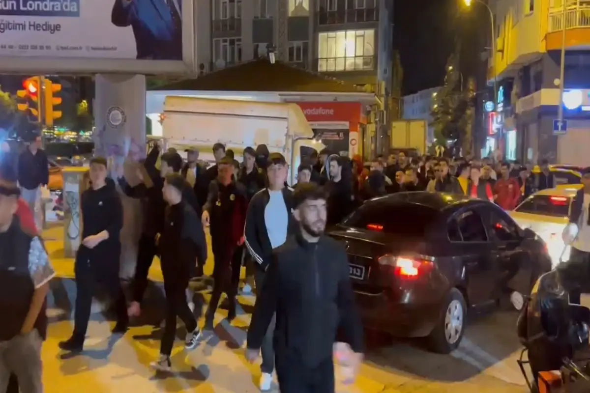Eskişehirspor Taraftarından Kutlama Protestosu