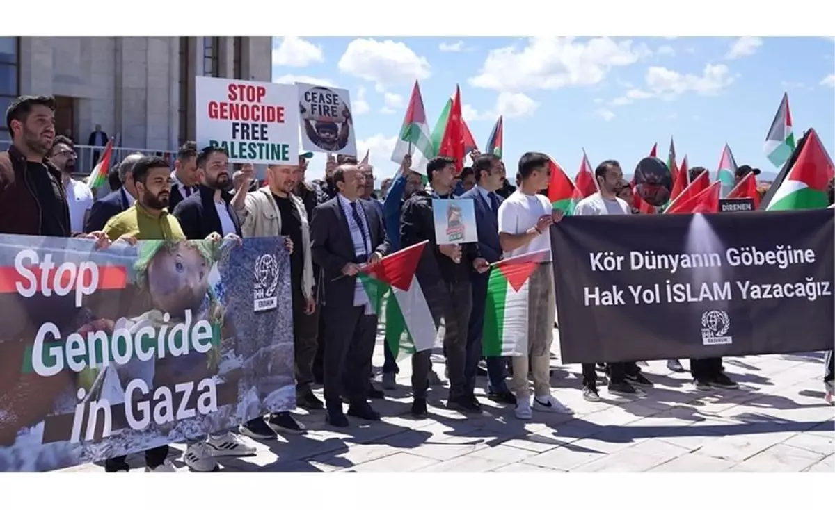 ETÜ’de Gazze ve Doğu Türkistan Protestosu