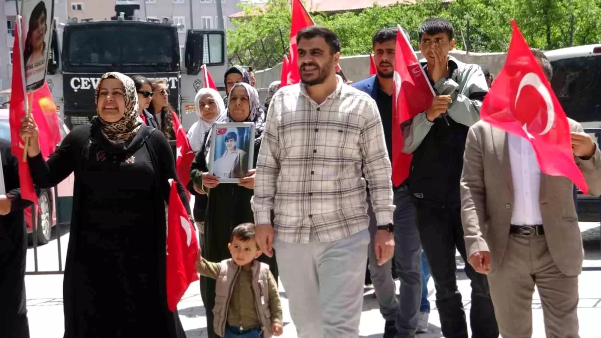 Evlatlarına Kavuşmak için Gayret Eden Aileler Hareketlerine Devam Ediyor