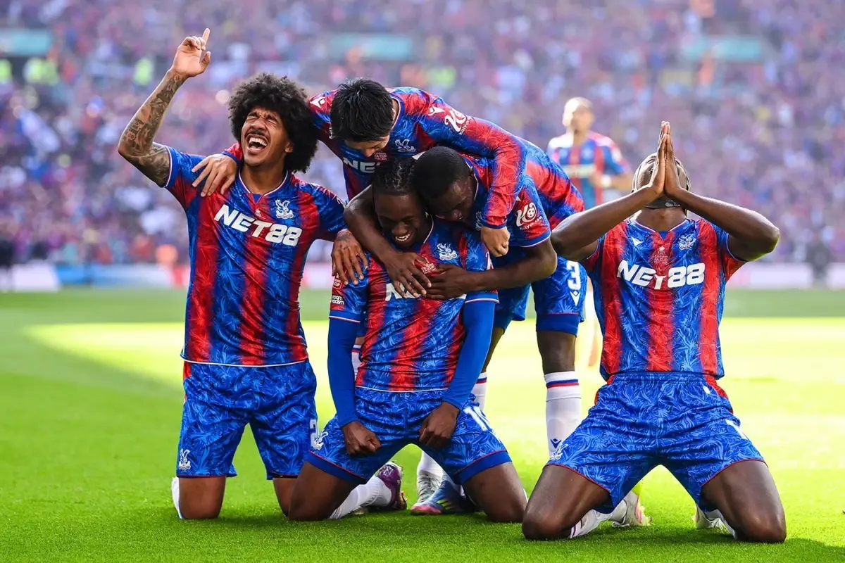 FA Cup’ta tarihe geçen final! Crystal Palace, Manchester City’i devirdi