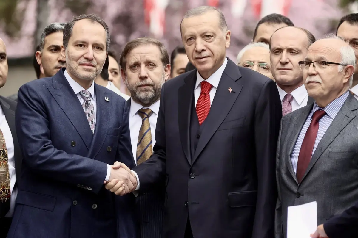 Fatih Erbakan, terörsüz Türkiye sürecine dayanak için 10 soru sıraladı