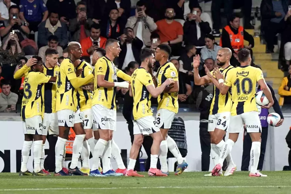 Fenerbahçe, Başakşehir’i 1-0 Önde Geçti
