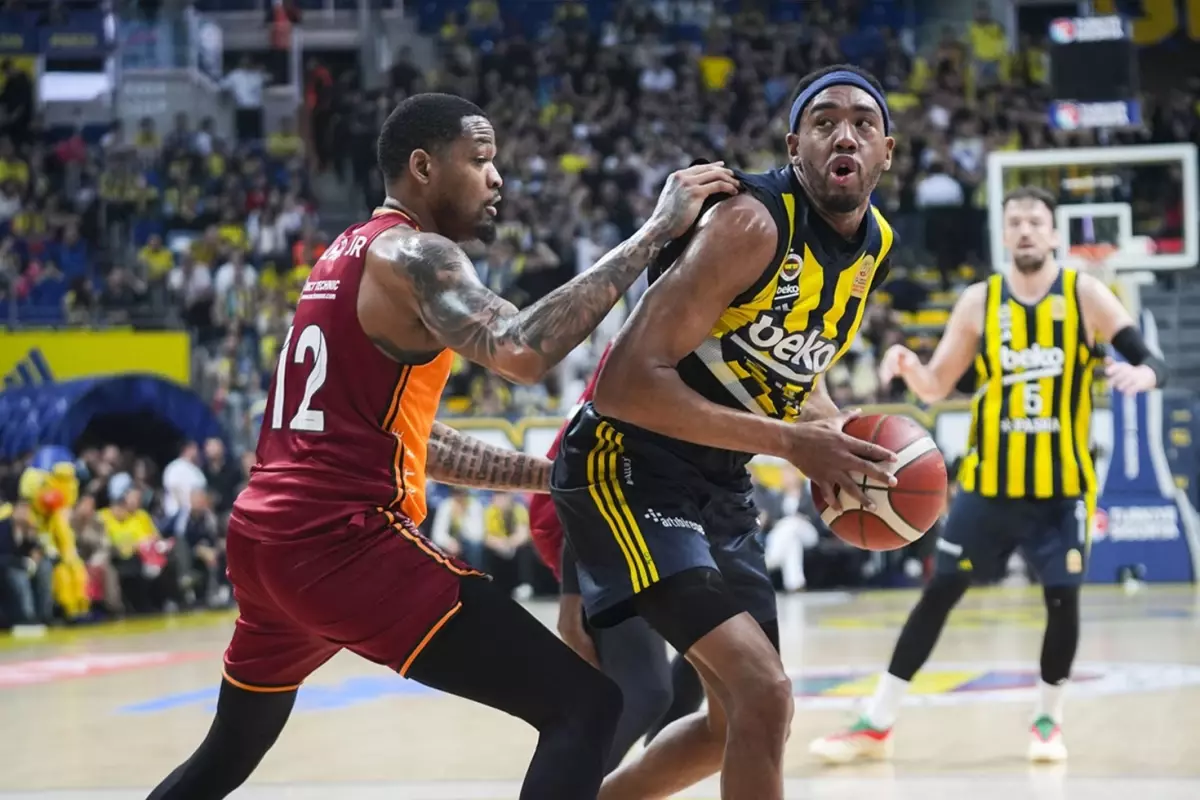 Fenerbahçe Beko, Galatasaray’ı büyük farkla mağlup etti