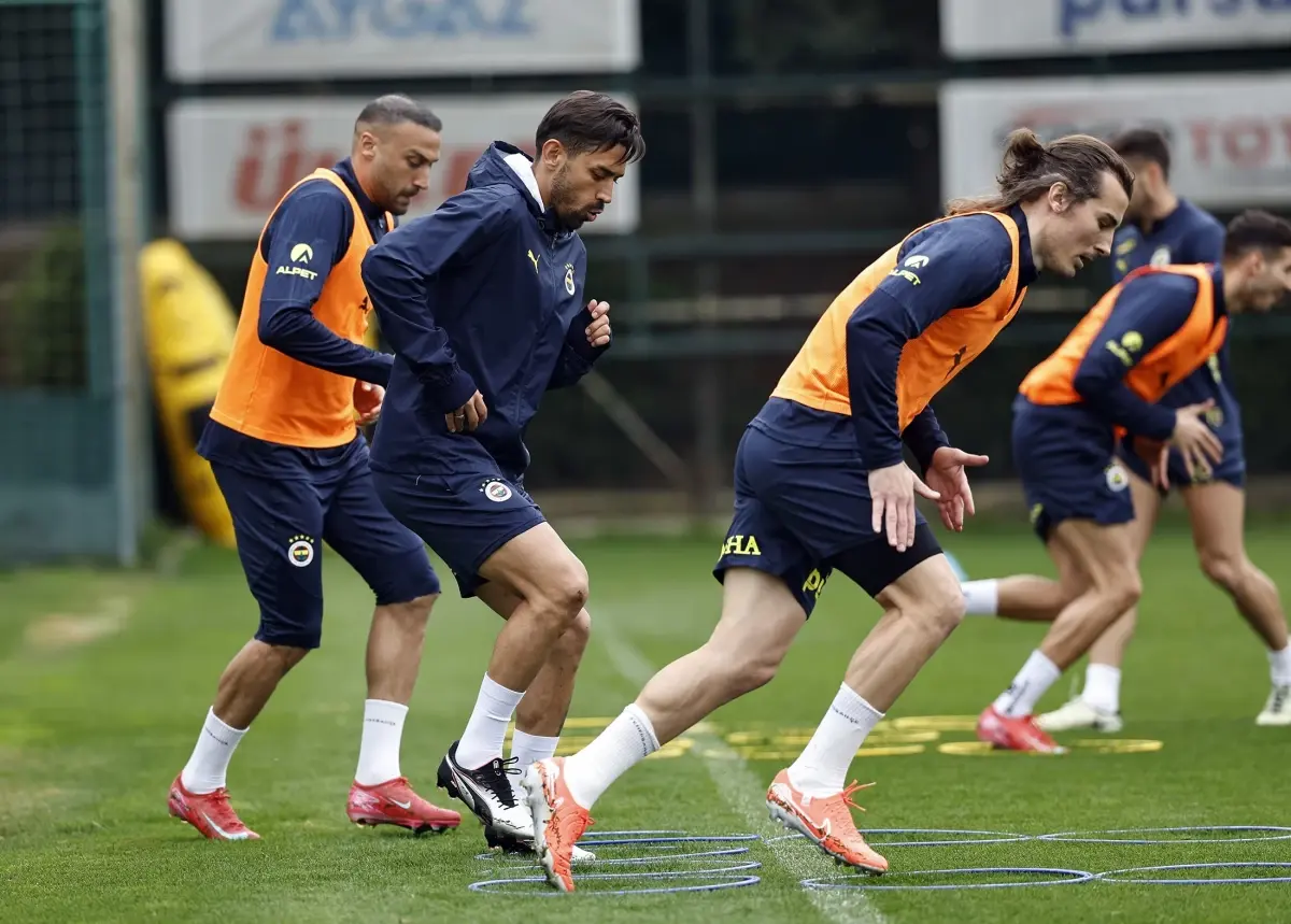 Fenerbahçe Beşiktaş Maçına Hazırlanıyor