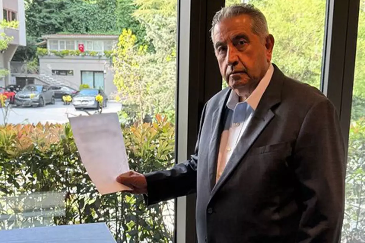 Fenerbahçe’de Lider Adayı Mahmut Uslu, kongre için başlatılan kampanyada imza verdi