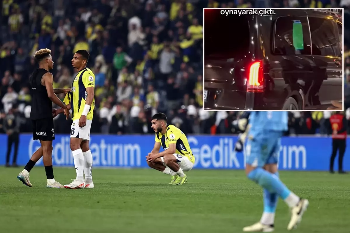 Fenerbahçe’nin yıldızı Beşiktaş derbisinin akabinde stadyumdan oyun oynayarak ayrıldı
