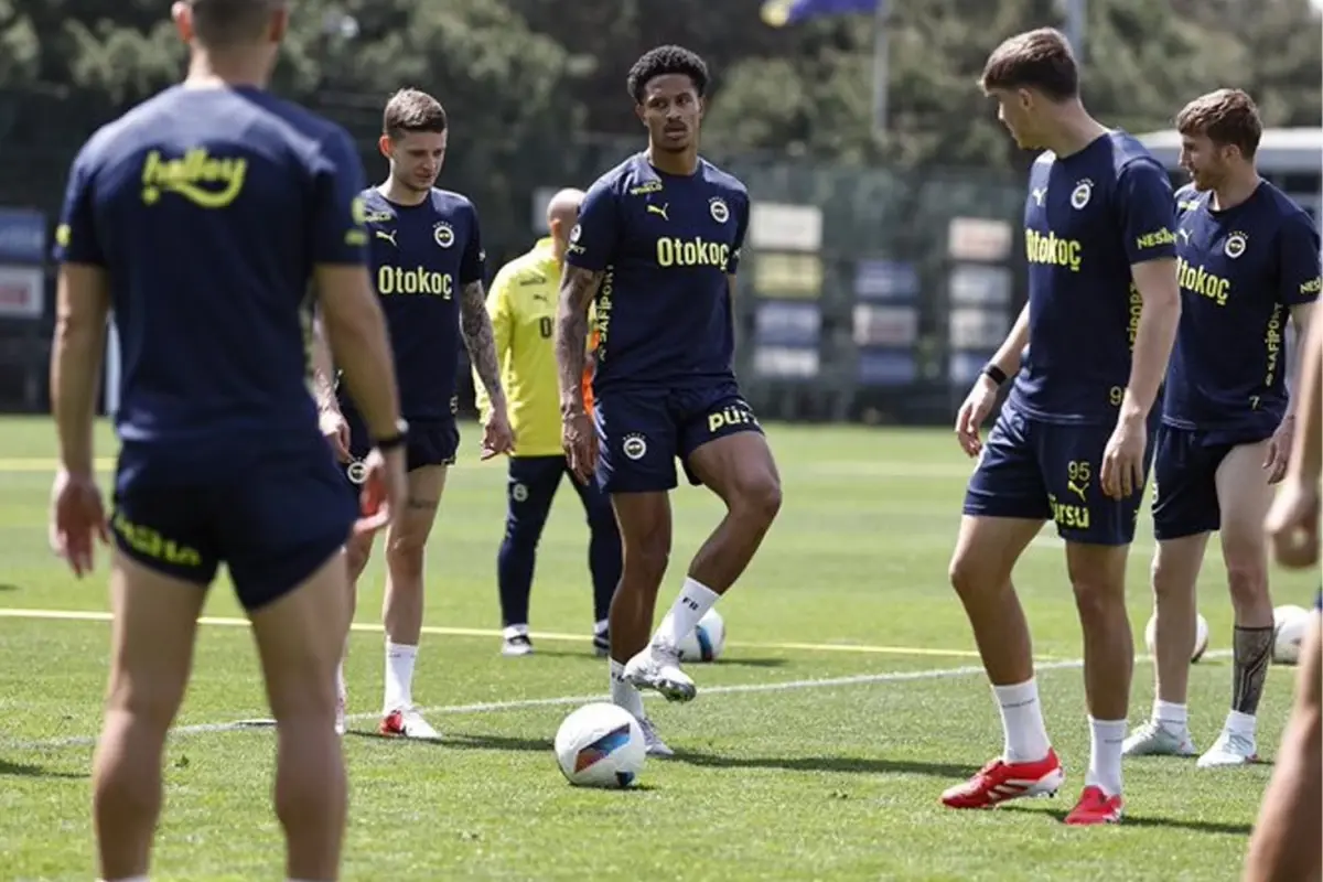 Fenerbahçe’ye müjdeli haber! Ekibe geri döndü