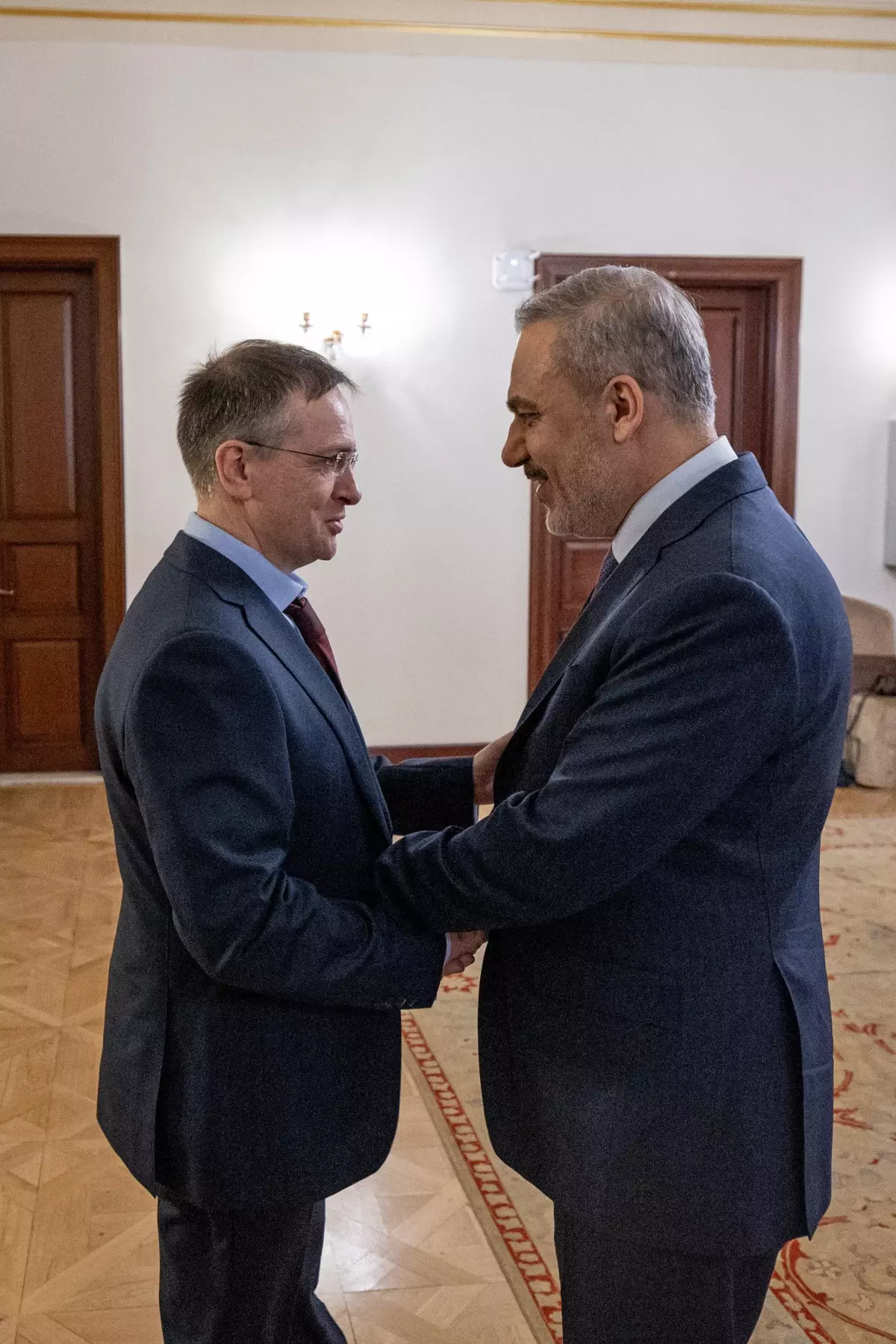 Fidan, Rus Heyet ile Görüşmeye Başladı