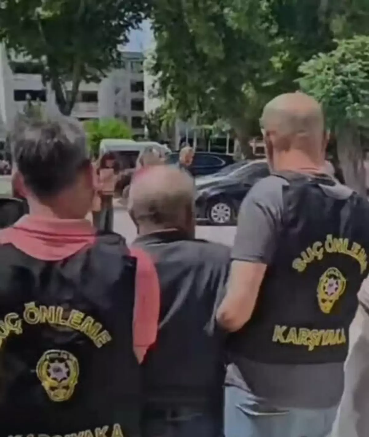 Firari Cinayet Zanlısı İzmir’de Yakalandı