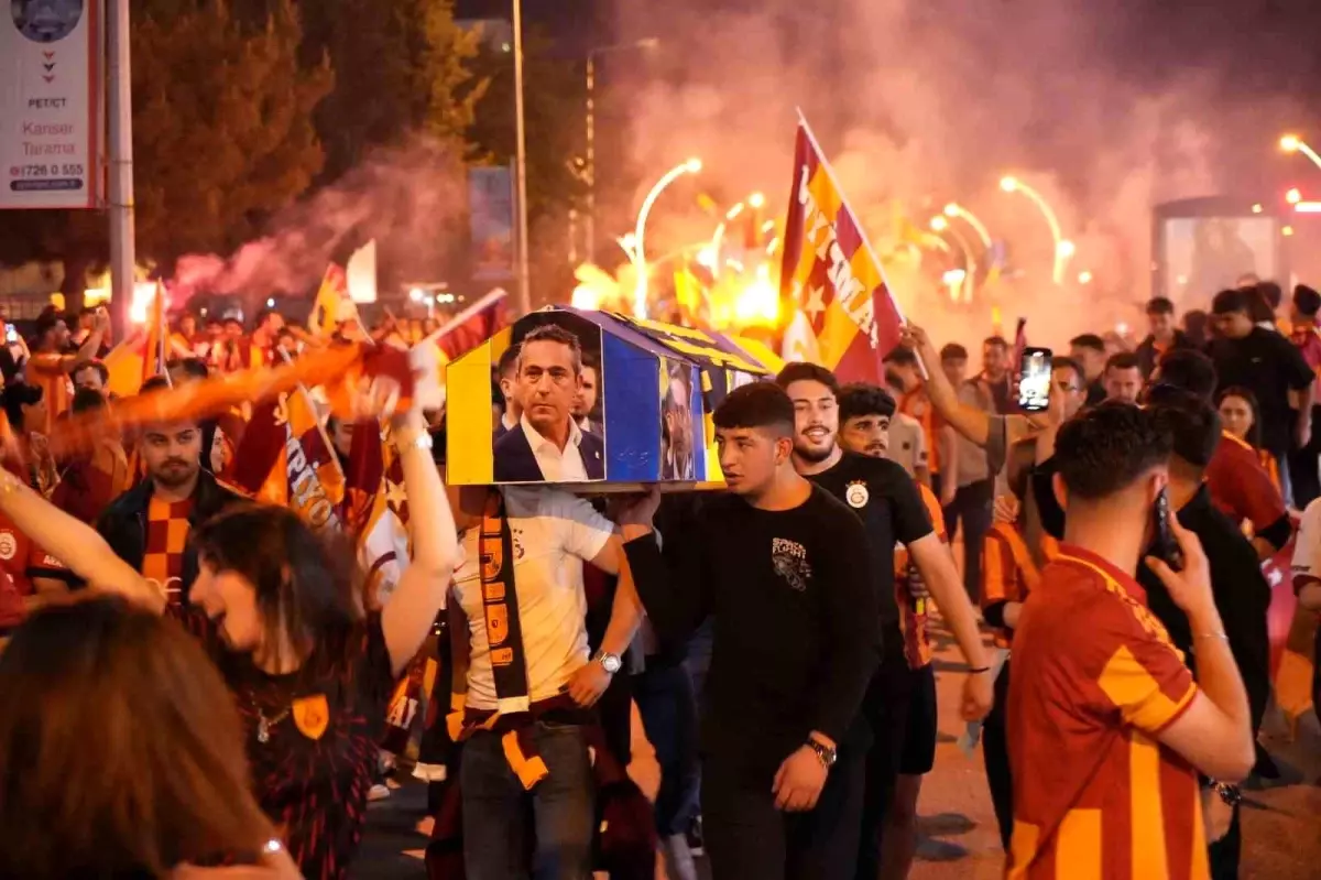 Galatasaray 25. Şampiyonluğunu Kutladı