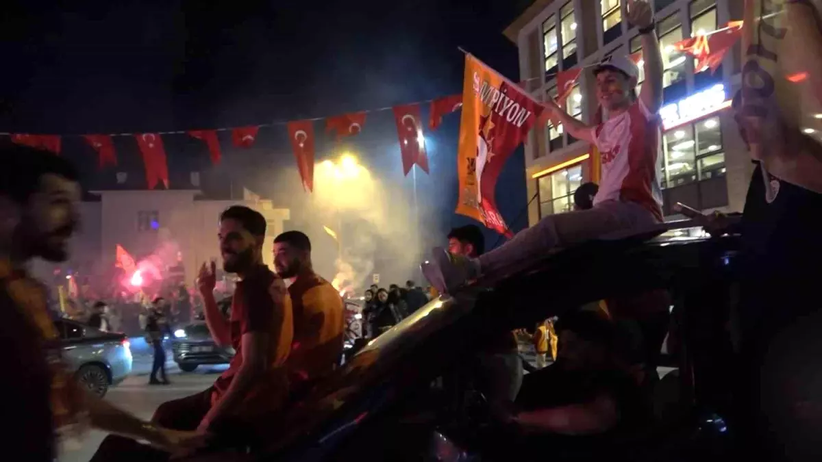 Galatasaray 25. Şampiyonluğunu Yalova’da Kutladı