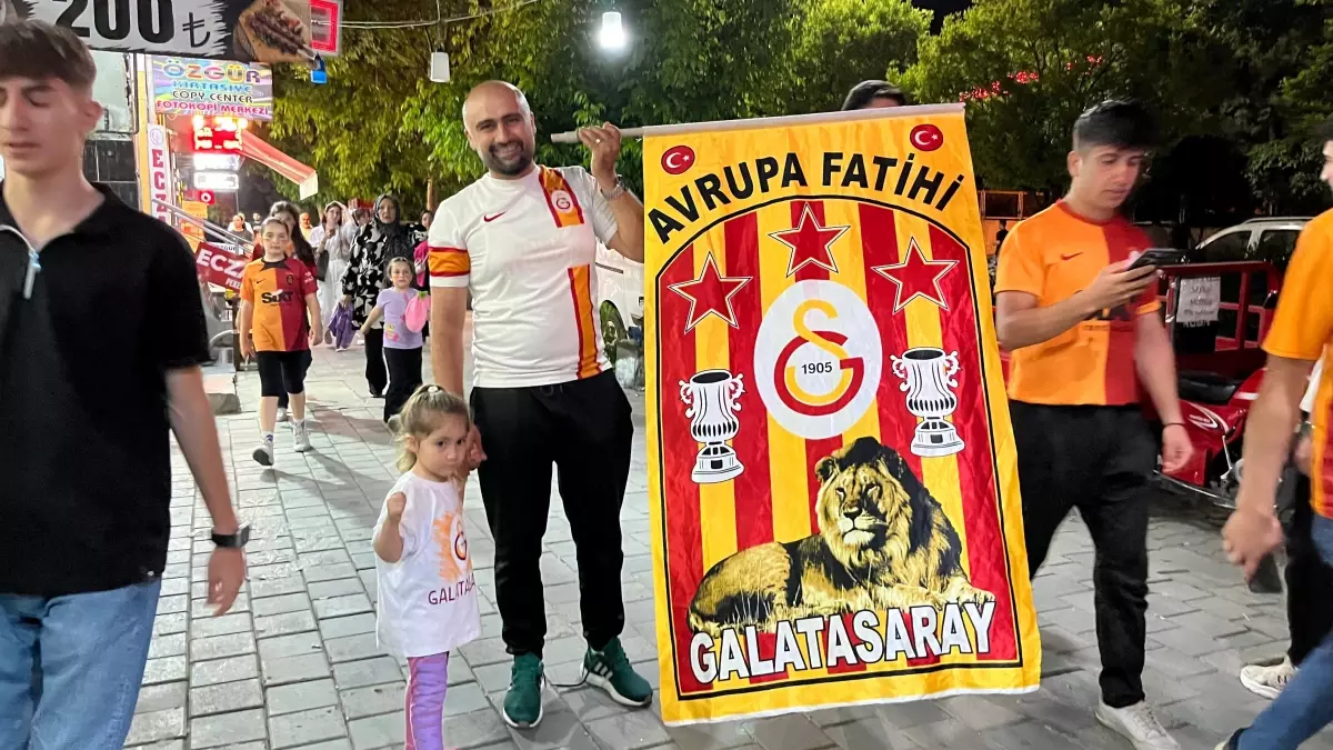 Galatasaray Şampiyonluğunu 4 Vilayet Kutladı
