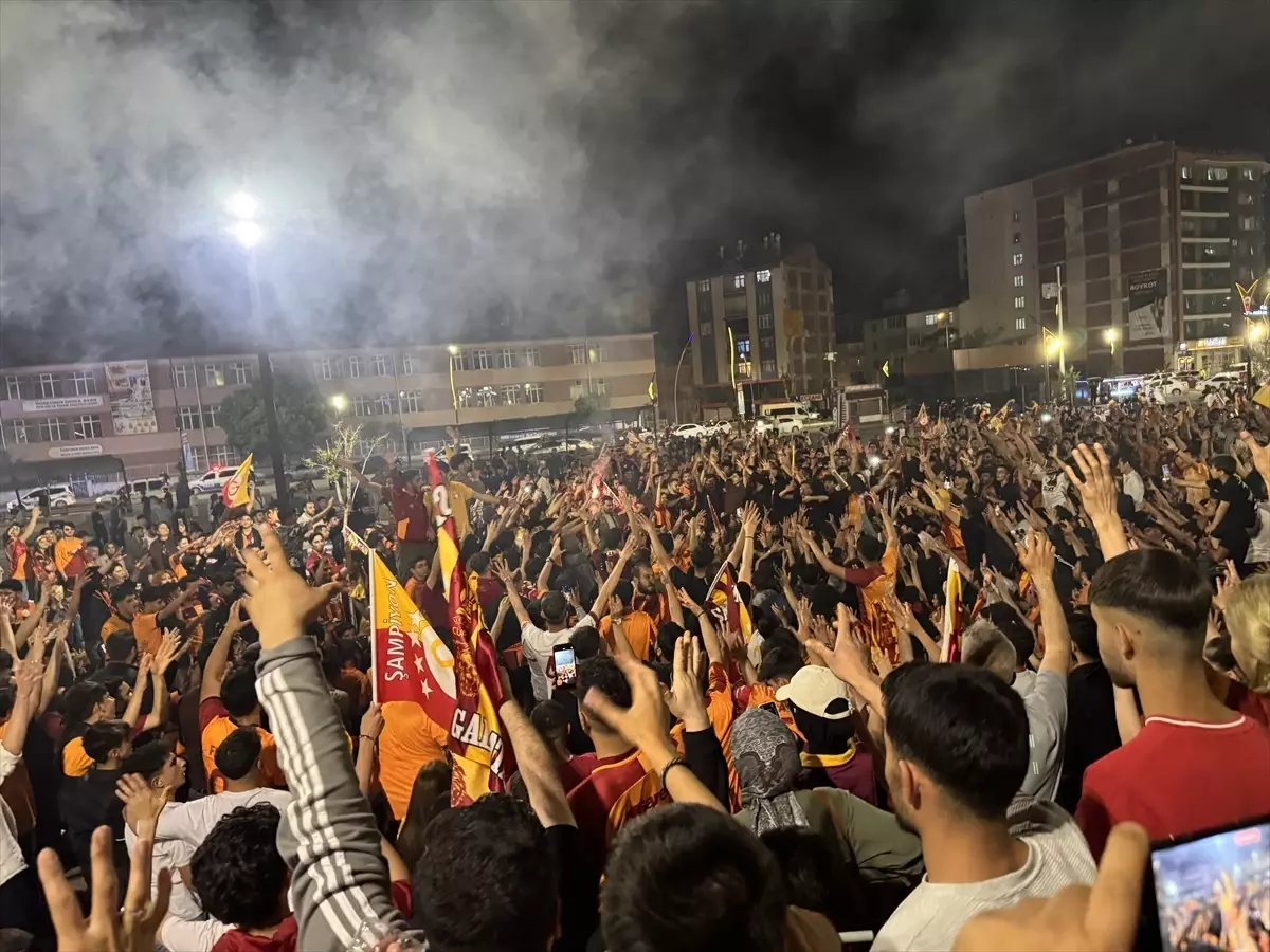 Galatasaray Şampiyonluğunu Coşkuyla Kutladı