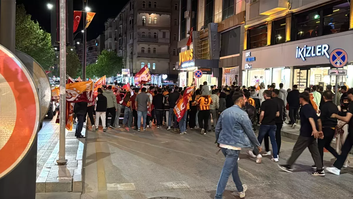 Galatasaray Şampiyonluğunu İlan Etti
