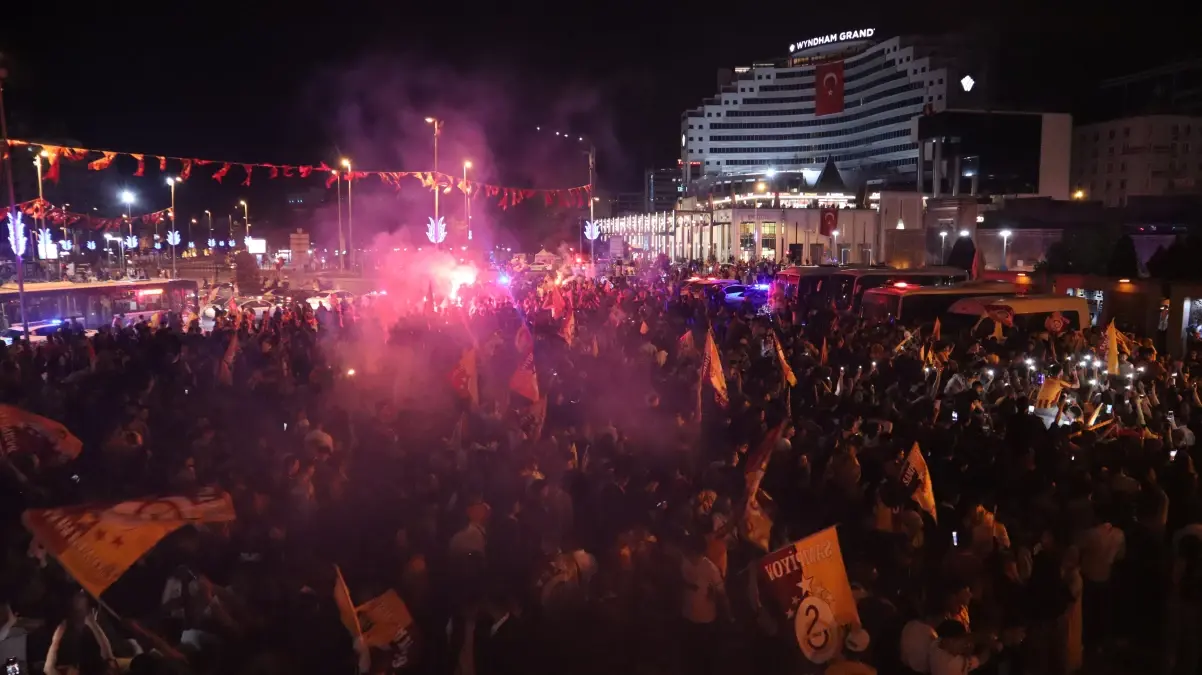Galatasaray Şampiyonluğunu Kutladı