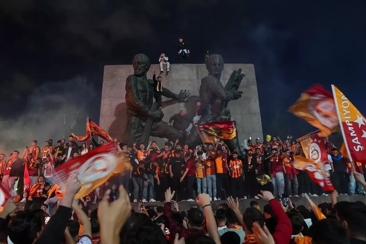 Galatasaray Şampiyonluk İlan Etti