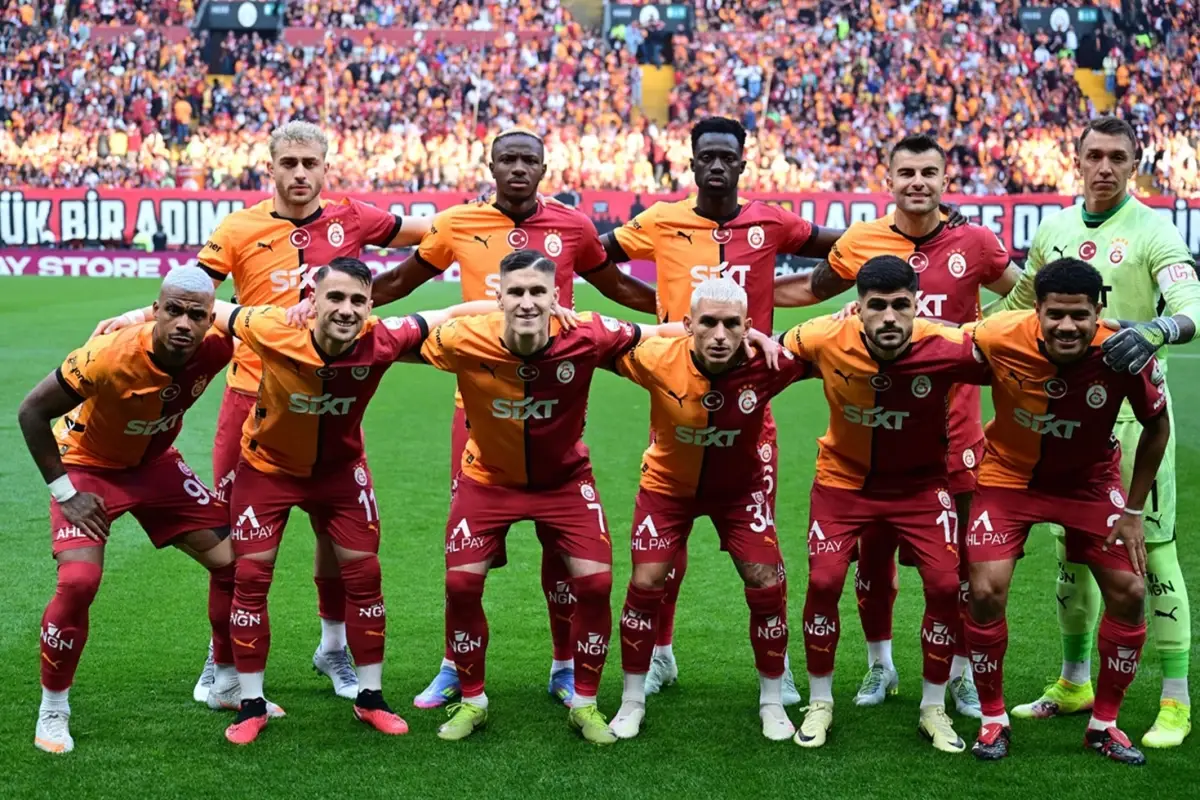 Galatasaray’dan peş peşe şampiyonluk paylaşımları! Rakiplerine büyük gönderme