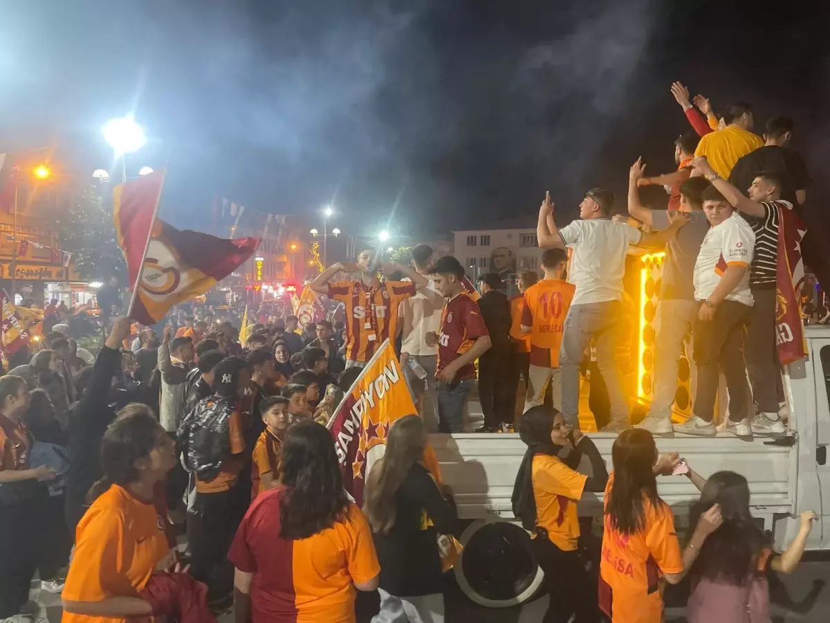 Galatasaray’ın Şampiyonluğu Kula’da Coşkuyla Kutlandı