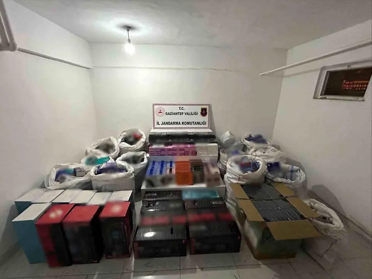 Gaziantep 3 milyon TL bedelinde kaçak elektronik eşya ele geçirildi: 2 gözaltı