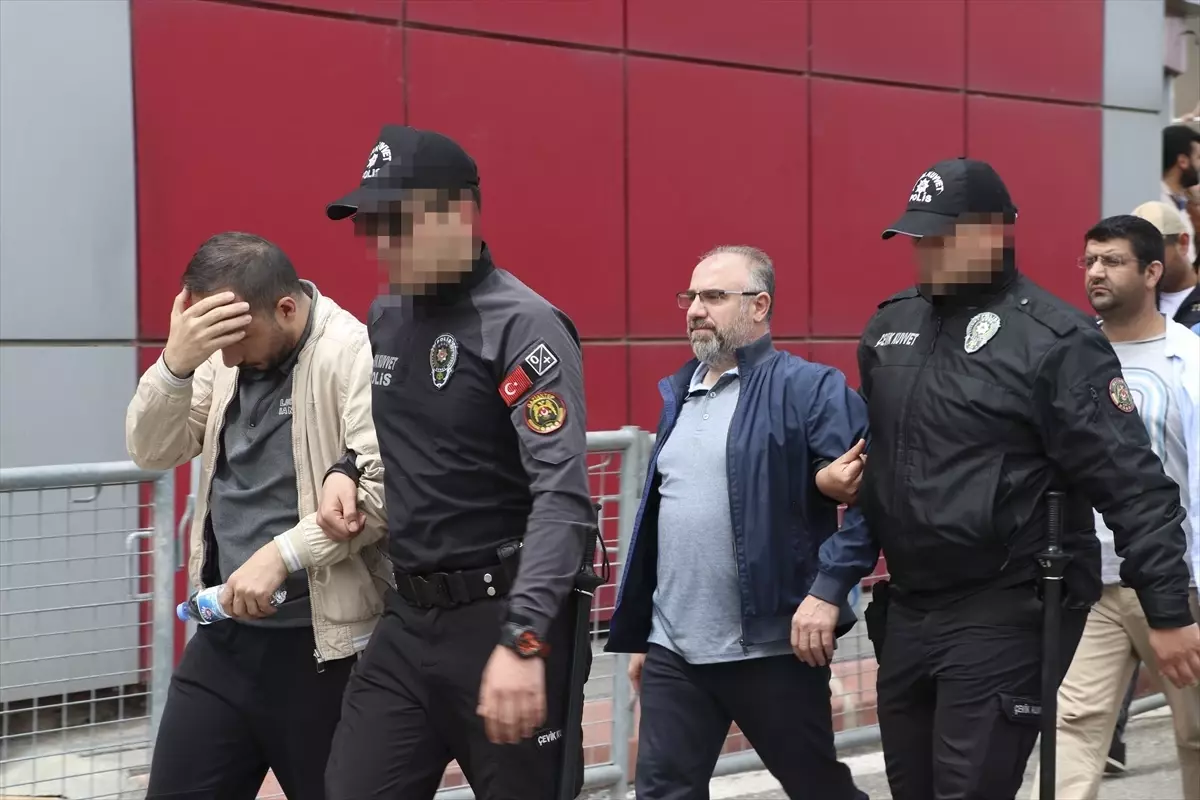 Gaziantep merkezli 47 vilayetteki FETÖ operasyonunda 4 kuşkulu daha gözaltına alındı