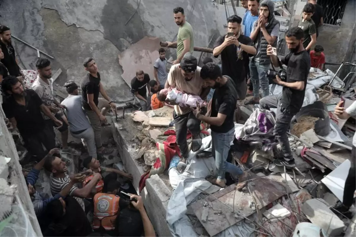 Gazze’de İsrail Hücumları: 140 Meyyit