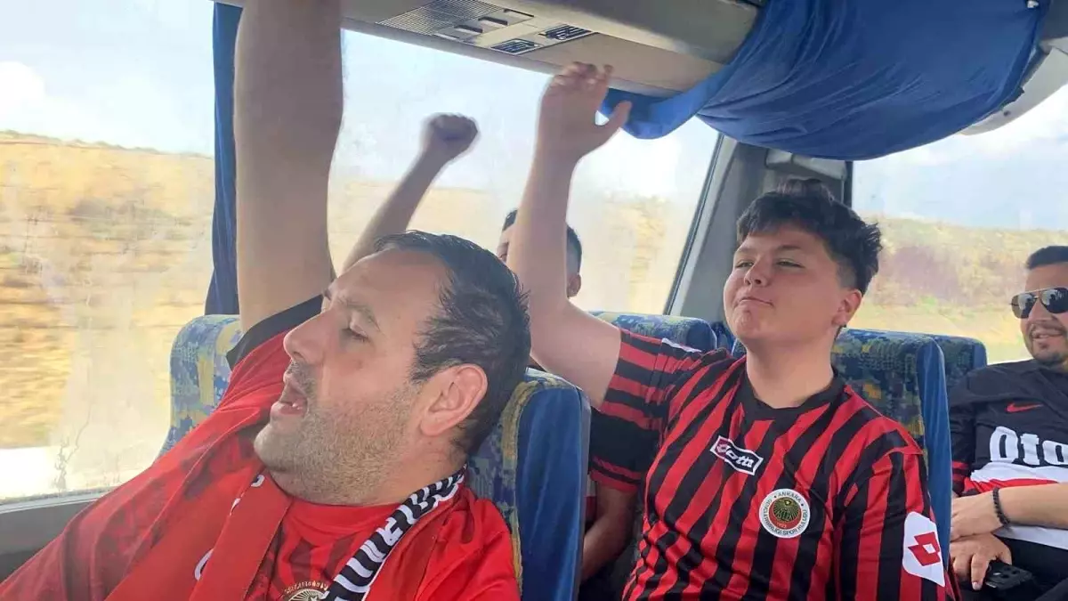 Gençlerbirliği Taraftarları Ekibini Destekliyor