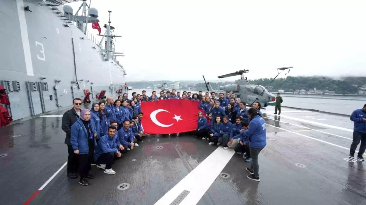 Gençlerden TCG Anadolu ile Tarihi Seyahat