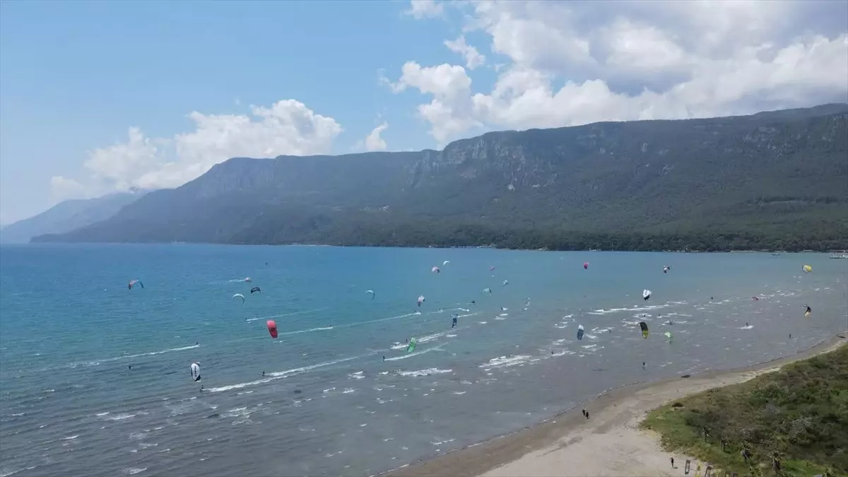 Gökova’da Rüzgar Sörfü Şenliği