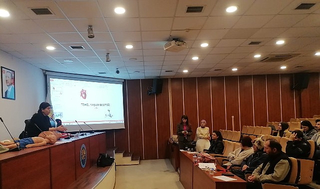 Gölcük Belediyesi çalışanına birinci yardım eğitimi