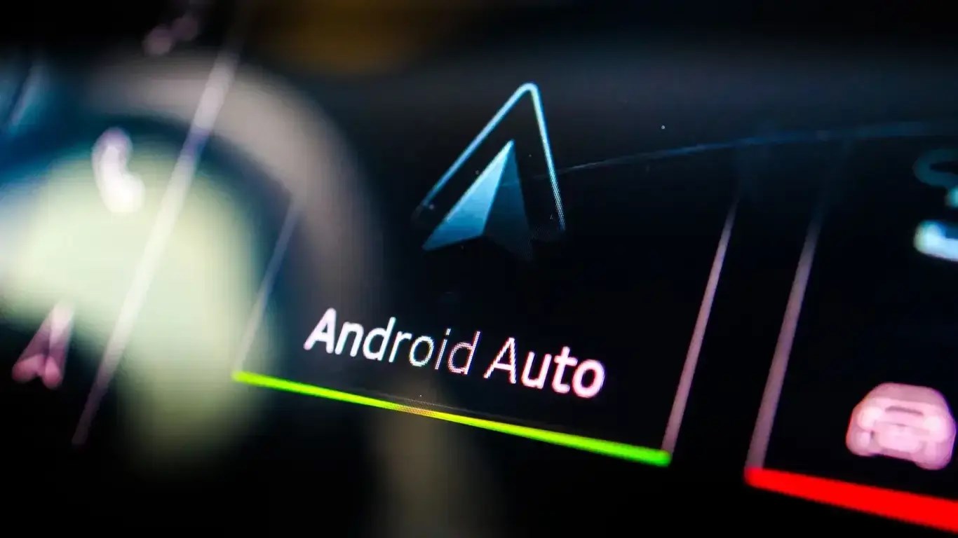 Google, Android Auto 14.3 güncellemesini dağıtmaya başladı