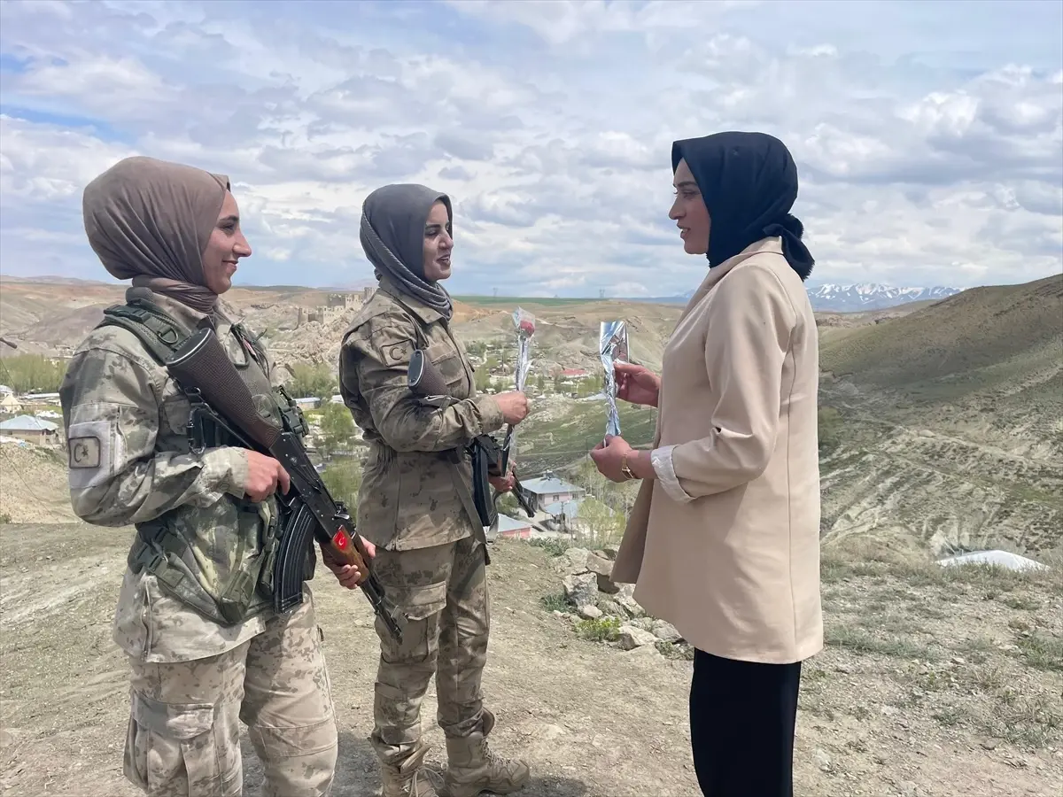 Güvenlik Korucusu Annelerin Günü Kutlandı