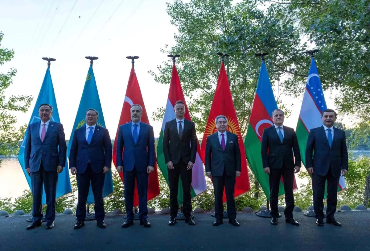 Hakan Fidan Budapeşte’de TDT Tepesine Katıldı
