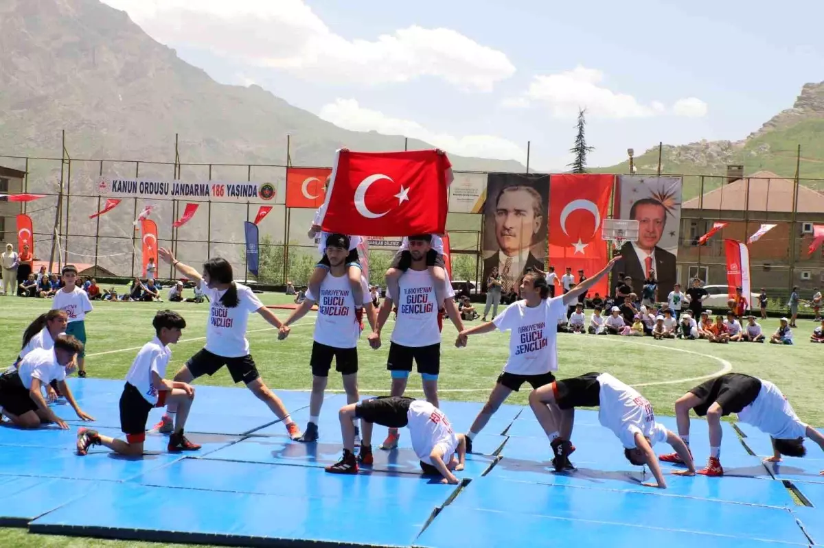 Hakkari’de Coşkulu 19 Mayıs Kutlaması