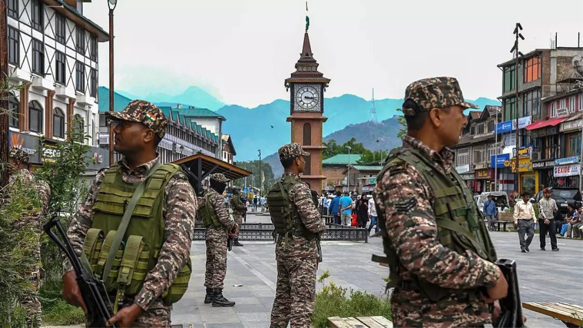 Hindistan’dan Pakistan’a Füze Saldırısı