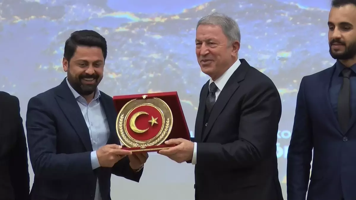 Hulusi Akar Bingöl’de Güvenlik Konferansında