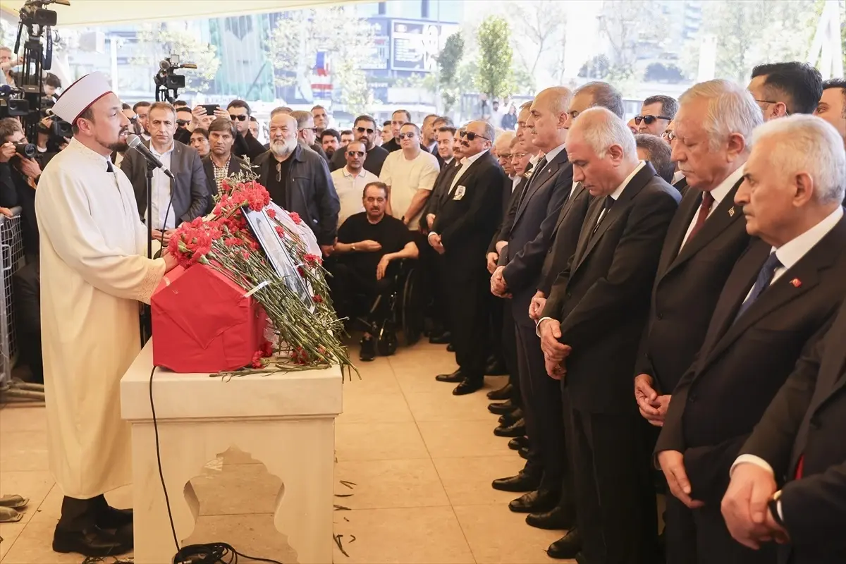İmam, Sırrı Süreyya Lider ile ilgili anısını cenazede anlattı