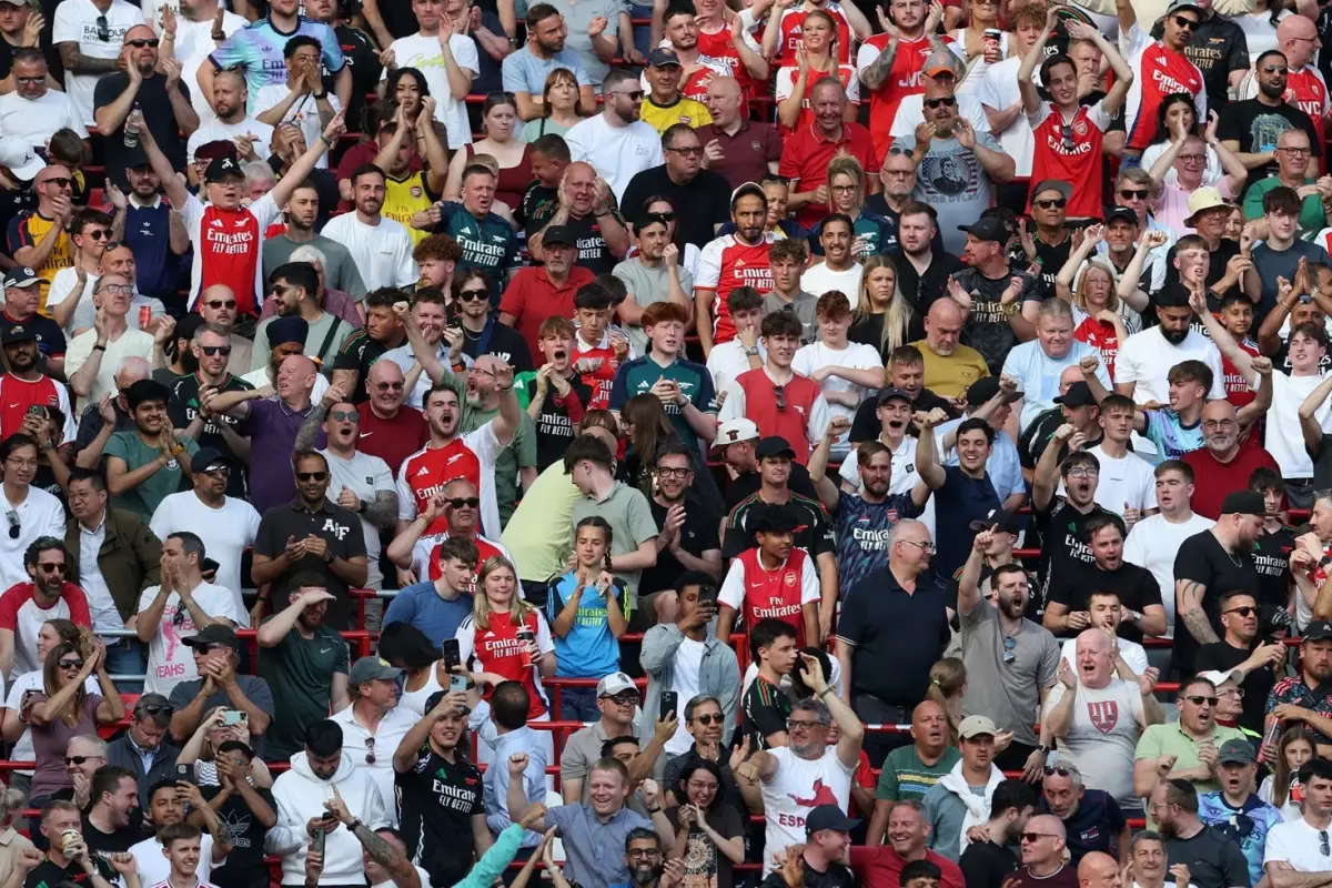 İngiliz devi Arsenal, Filistin’e takviye olan 22 yıllık çalışanını düşünmeden kovdu