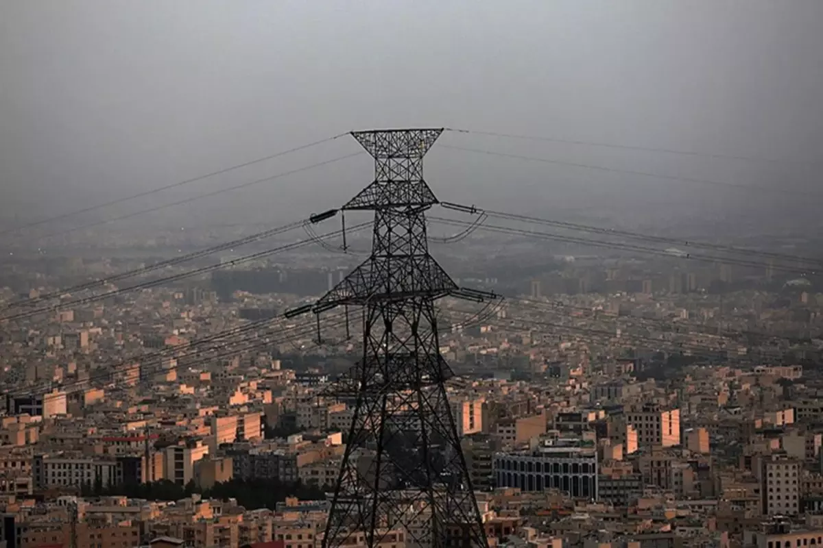İran’da çok güç tüketimine ceza! 1103 konutun elektriği kesildi