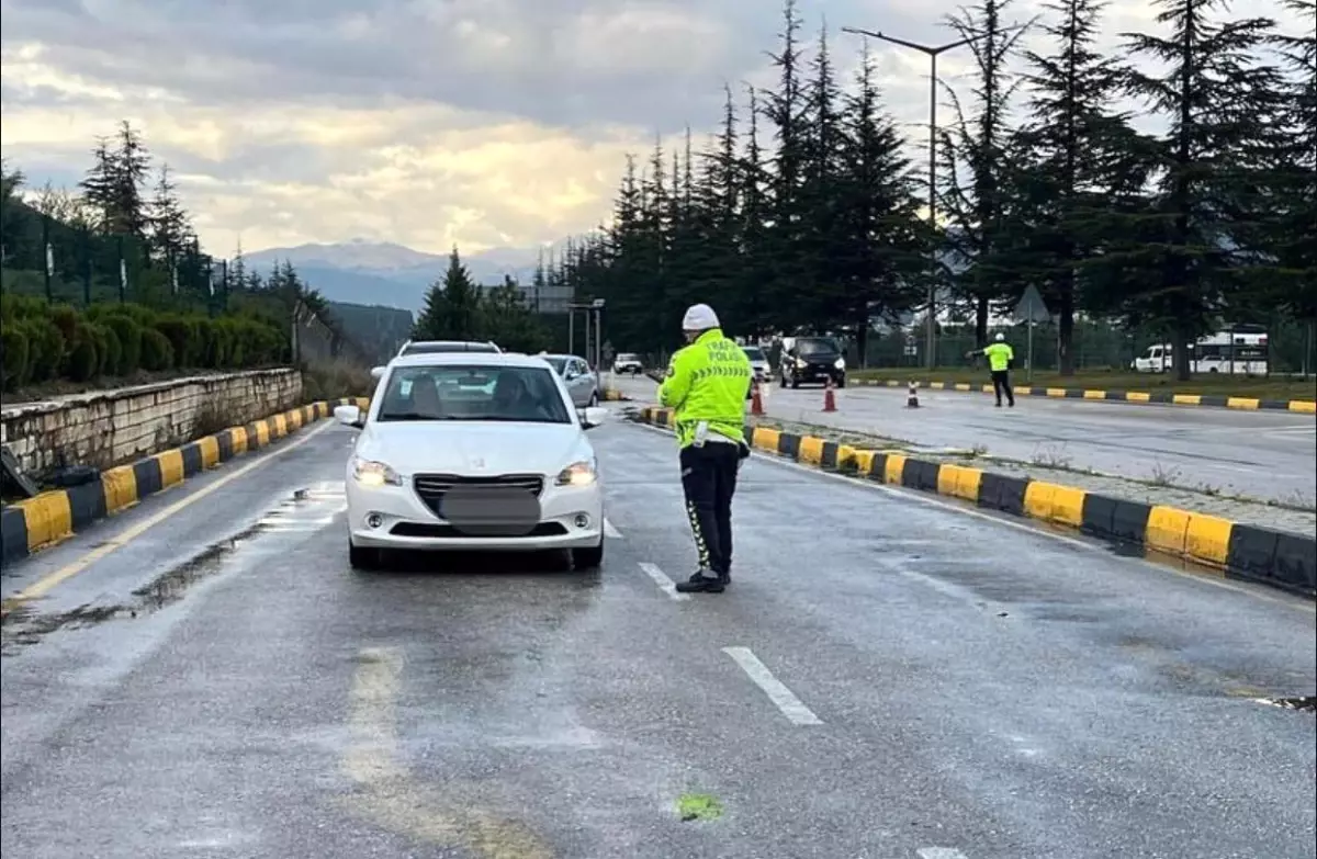 Isparta’da Polis Kontrollerinde 37 Bin Kişi Denetim Edildi