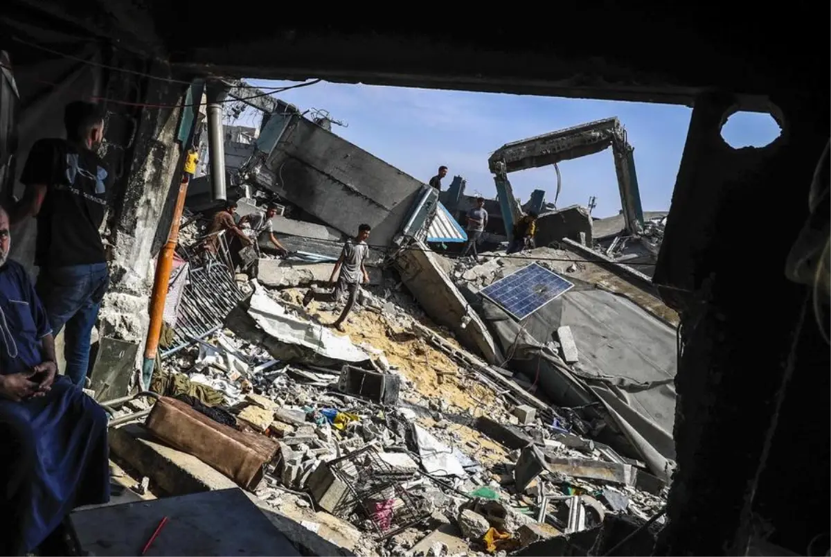 İsrail Hava Saldırısı Gazze’de Yardım Merkezi Enkazına Döndü