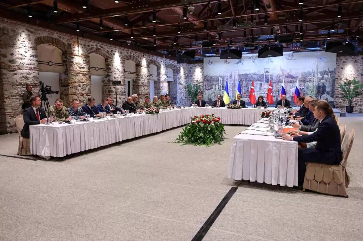 İstanbul’da Türkiye-Rusya-Ukrayna Üçlü Toplantısı